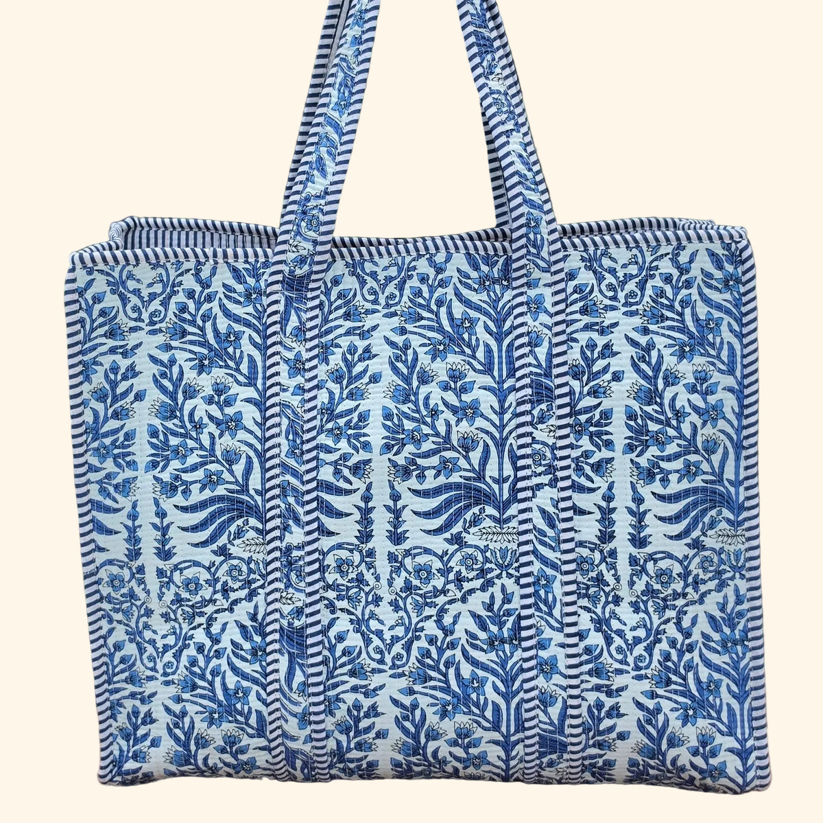 blue and white floral pattern quilted cotton tote bag reversible machine washable with pockets image